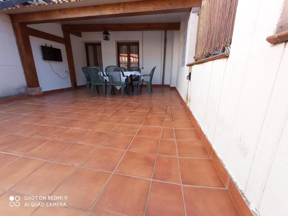 Apartamentos La Casona De Ezcaray Con Terrazas Y Patios Individuales Esterno foto
