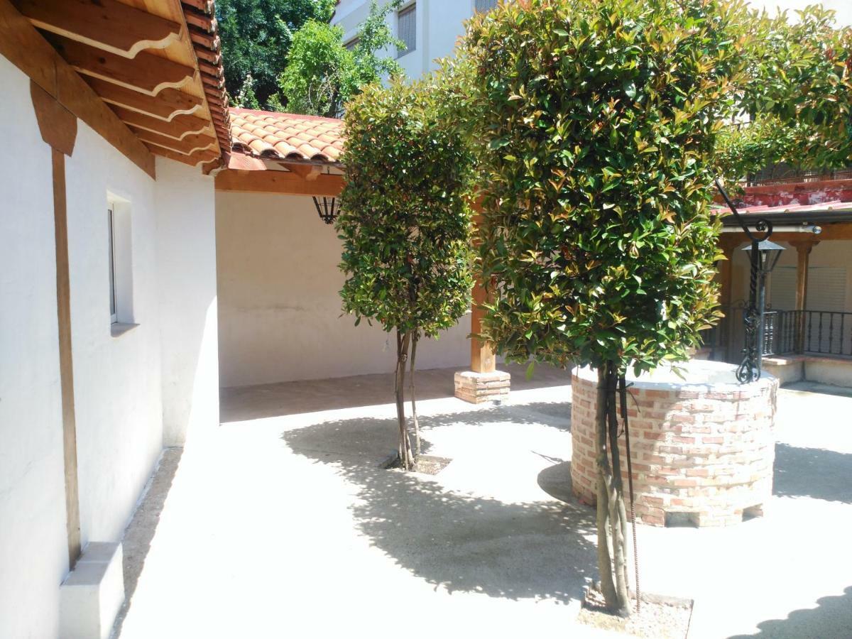 Apartamentos La Casona De Ezcaray Con Terrazas Y Patios Individuales Esterno foto